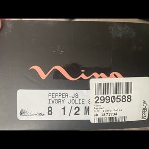 Nina Pepper- Ivory Jolie flats 8.5